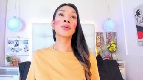Snapshot of shantal_ferrer3 chatting on July 30, 1:04 am shantal_ferrer3 online show from July 30, 1:04 am