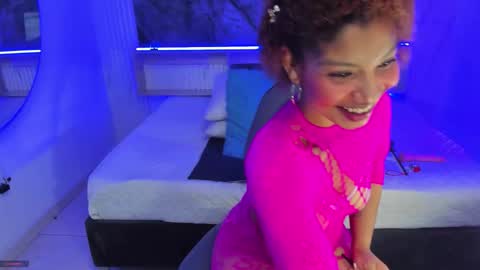 shantall bluuee online show from February 27, 5:07 am