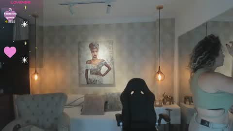 Snapshot of shantalll__ chatting on June 18, 11:36 am Shantal online show from June 18, 11:36 am