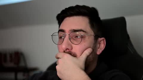 Snapshot of shape80 chatting on December 5, 3:28 pm frenchy boy online show from December 5, 3:28 pm