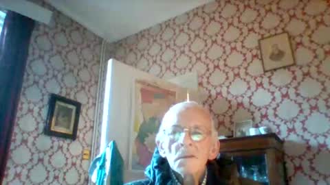 shapelyhelm1 online show from November 24, 10:15 am