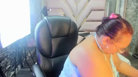 Snapshot of shara_oz chatting on February 8, 2:59 am Shara Oz online show from February 8, 2:59 am