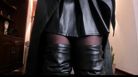 Snapshot of sharith_gh chatting on April 17, 3:26 pm Sharith online show from April 17, 3:26 pm