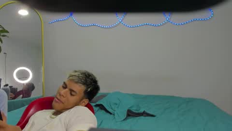 shark_boy21 online show from January 7, 3:09 am