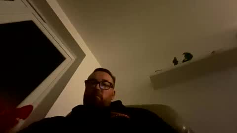 Snapshot of sharksboy16 chatting on November 16, 8:25 pm Sharksboy online show from November 16, 8:25 pm