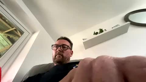 Snapshot of sharksboy16 chatting on February 18, 1:40 pm Sharksboy online show from February 18, 1:40 pm