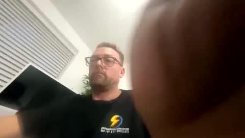 Snapshot of sharksboy16 chatting on February 21, 6:36 am Sharksboy online show from February 21, 6:36 am