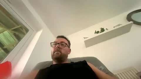 Snapshot of sharksboy16 chatting on February 22, 8:02 am Sharksboy online show from February 22, 8:02 am