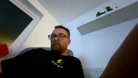 Snapshot of sharksboy16 chatting on February 25, 8:07 pm Sharksboy online show from February 25, 8:07 pm