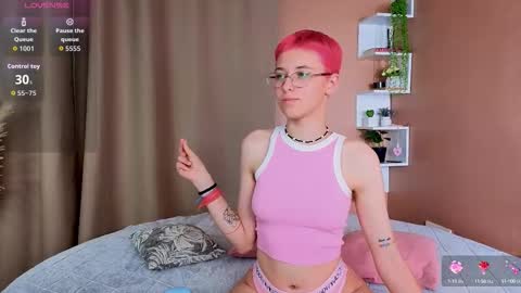 Snapshot of sharli_rose chatting on September 25, 4:32 pm Sharli online show from September 25, 4:32 pm