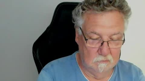 sharlots_pet online show from June 9, 1:12 pm