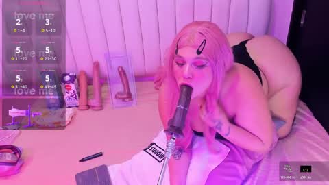 sharlotthe_bigass online show from April 7, 11:59 pm