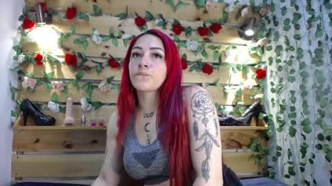 Snapshot of sharol_heart_ chatting on February 13, 3:29 am Sharol online show from February 13, 3:29 am