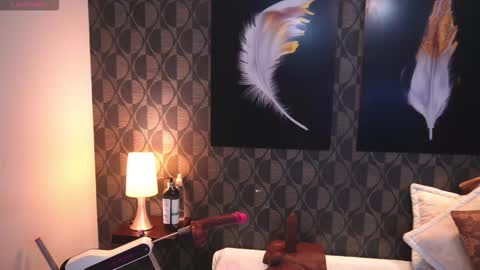 Sharom  online show from November 28, 4:42 pm