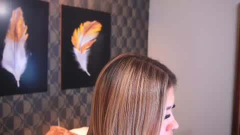 Snapshot of sharomross chatting on July 7, 7:18 pm Sharom online show from July 7, 7:18 pm