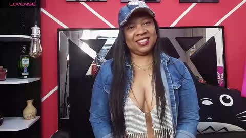 Snapshot of sharon_noa chatting on February 11, 11:26 am Sharon Noa online show from February 11, 11:26 am