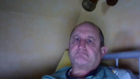 Snapshot of sharpshoder chatting on January 10, 7:43 pm Peter online show from January 10, 7:43 pm