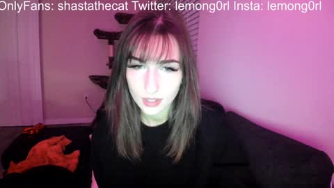 Snapshot of shastathecat chatting on December 5, 1:47 am Shasta online show from December 5, 1:47 am