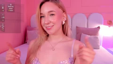 Snapshot of shatall_rouge chatting on May 29, 1:20 pm Shantall online show from May 29, 1:20 pm