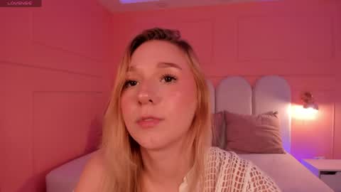 Snapshot of shatall_rouge chatting on May 31, 11:39 pm Shantall online show from May 31, 11:39 pm