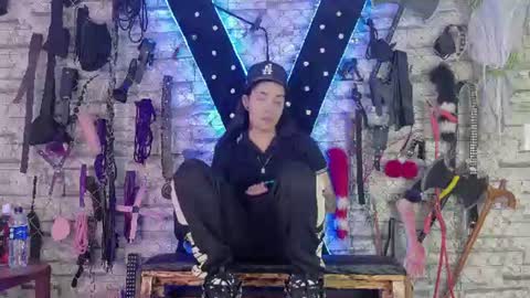 Snapshot of shatta_bdsm chatting on July 23, 3:21 pm shatta_bdsm online show from July 23, 3:21 pm