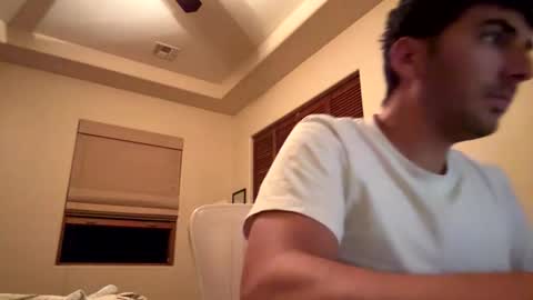 Snapshot of shaunt333 chatting on March 23, 5:22 am shaunt333 online show from March 23, 5:22 am