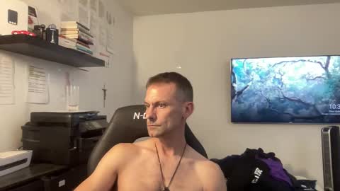 shaunzee35 online show from May 2, 5:34 am