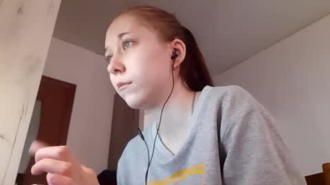 Annette online show from February 19, 7:59 am