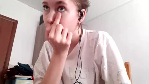 Annette online show from March 31, 6:36 am