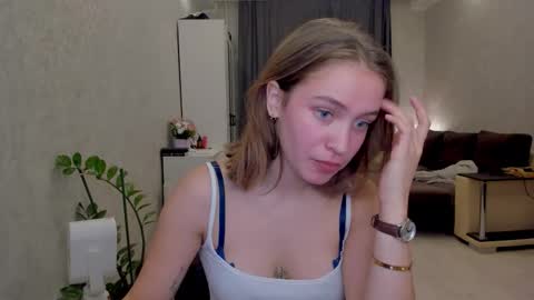 Snapshot of shawty__mariaa chatting on October 13, 2:06 pm shawty__mariaa online show from October 13, 2:06 pm