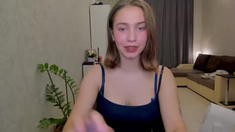 Snapshot of shawty__mariaa chatting on October 15, 2:06 pm shawty__mariaa online show from October 15, 2:06 pm