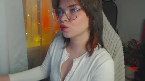 Snapshot of shawty_bibi chatting on May 5, 10:29 pm shawty_bibi online show from May 5, 10:29 pm