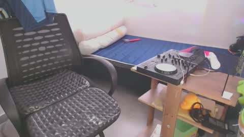 Shayna online show from February 27, 9:48 pm