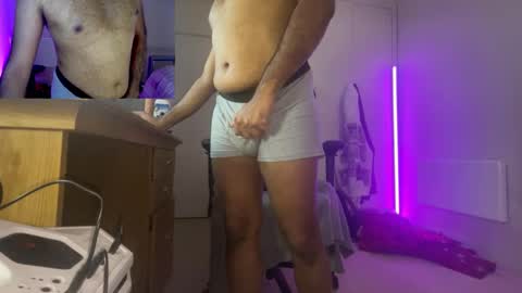 Snapshot of shdrz224 chatting on September 19, 11:05 pm Shad online show from September 19, 11:05 pm