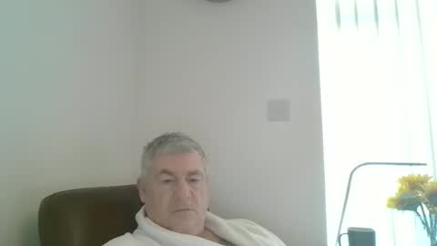 Snapshot of she52 chatting on January 7, 8:45 am she52 online show from January 7, 8:45 am