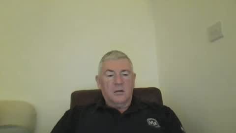 Snapshot of she52 chatting on December 18, 3:51 pm she52 online show from December 18, 3:51 pm