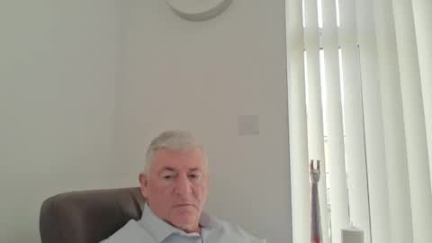 Snapshot of she52 chatting on February 23, 11:51 am she52 online show from February 23, 11:51 am