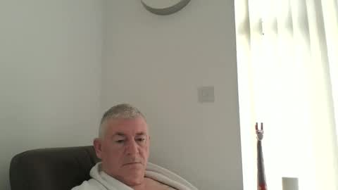 Snapshot of she52 chatting on March 13, 7:48 am she52 online show from March 13, 7:48 am