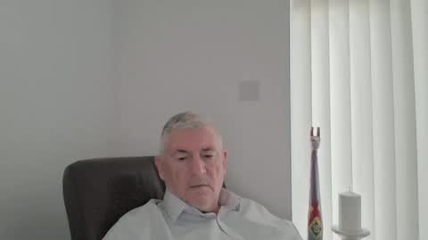 Snapshot of she52 chatting on March 18, 5:27 pm she52 online show from March 18, 5:27 pm