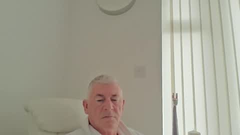 Snapshot of she52 chatting on May 14, 6:42 am she52 online show from May 14, 6:42 am