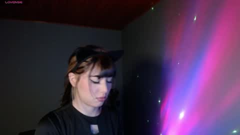 Snapshot of she_alice chatting on April 28, 4:06 am she_alice online show from April 28, 4:06 am
