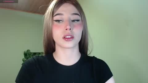 Snapshot of she_alice chatting on June 29, 4:19 am she_alice online show from June 29, 4:19 am