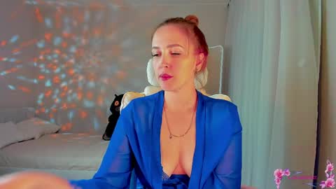 she_wolf1 online show from April 7, 2:50 pm