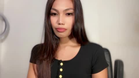 Snapshot of shealana69 chatting on April 3, 2:04 pm MY IG Shealana69 online show from April 3, 2:04 pm