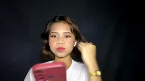 Evelyn online show from April 18, 9:35 am