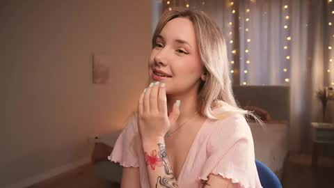 shebuny online show from March 31, 4:13 am