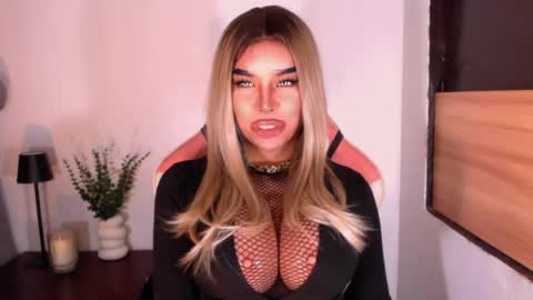 sheenafrost online show from May 28, 11:46 pm