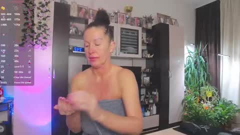 Sheila GMT 2 Tuesday Wednesday Friday Saturday Sunday- 8  5  online show from January 13, 4:40 am