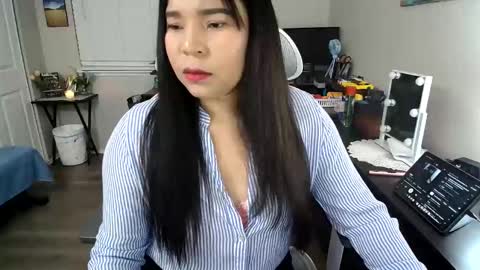 sheilyn_smith online show from April 7, 4:24 am