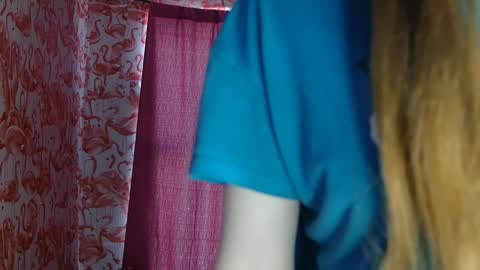 Erika online show from April 9, 7:30 pm